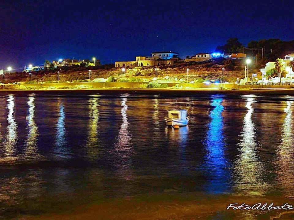 A Pozzallo Vicino Al Mare Villa Luaran gambar