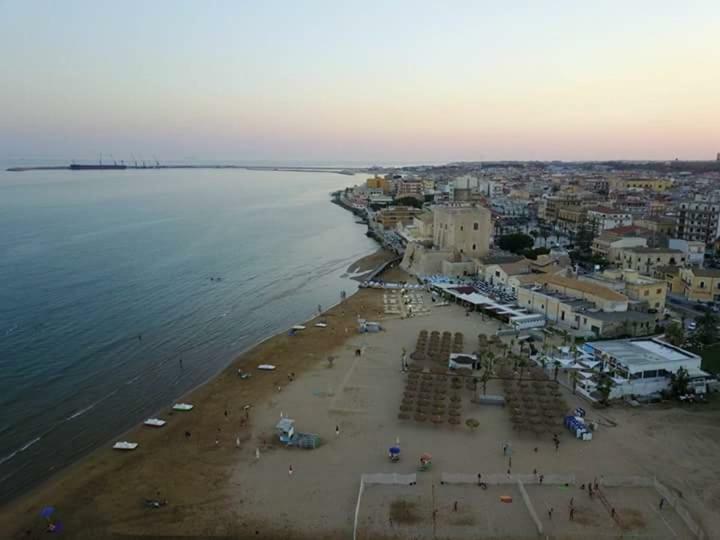 A Pozzallo Vicino Al Mare Villa Luaran gambar